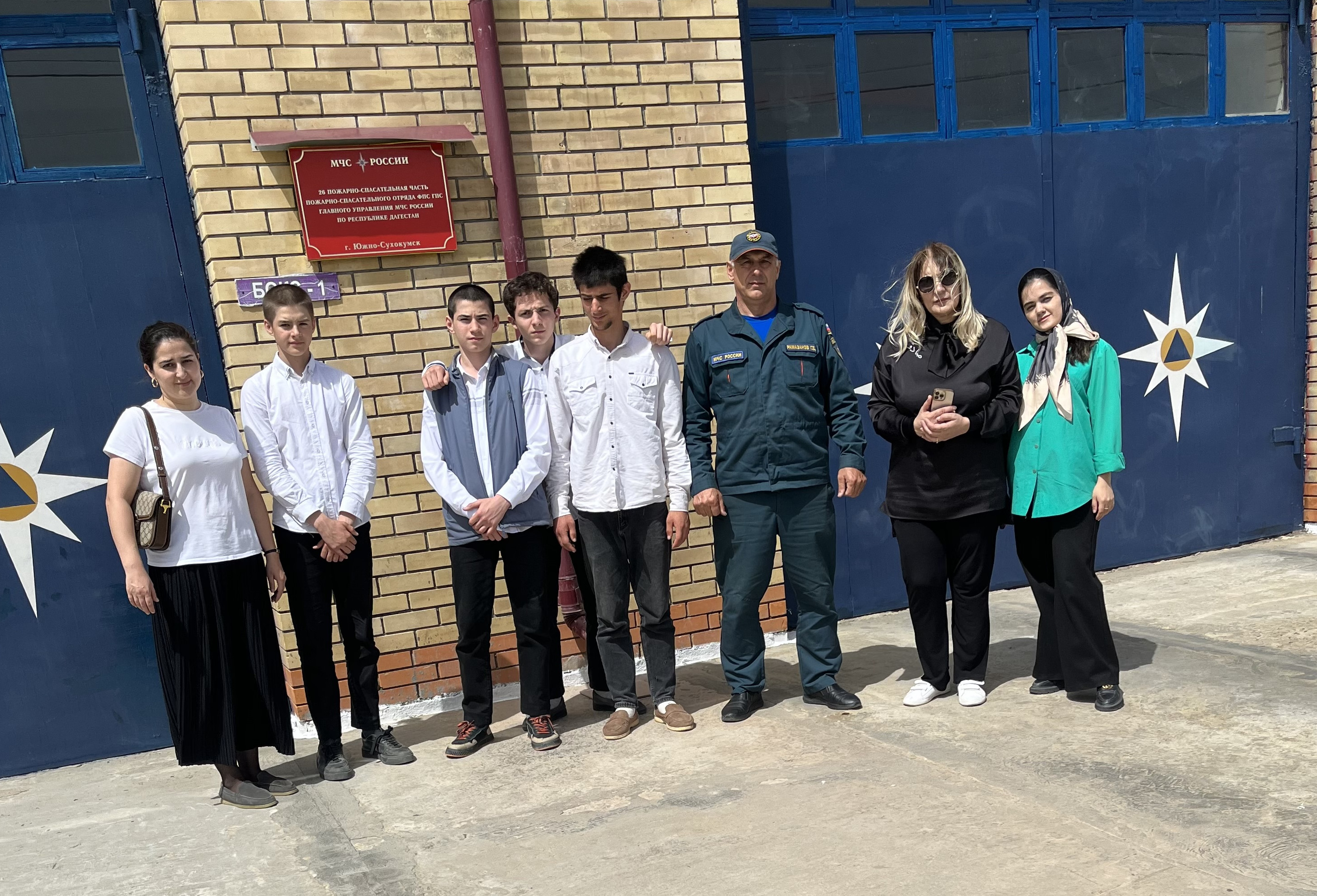 Организация профессиональных туров на предприятии среди молодежи, в том числе выпускников.